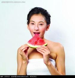美女吃瓜事件图片,网络热议不断！